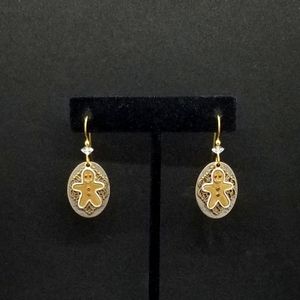 Gingerbread man snowflake earrings ❄